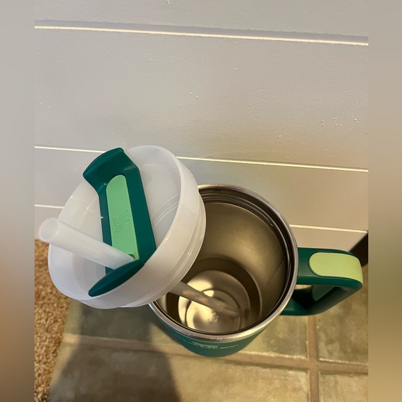 Stanley Thirst Quencher 40oz - Picture 3 of 3